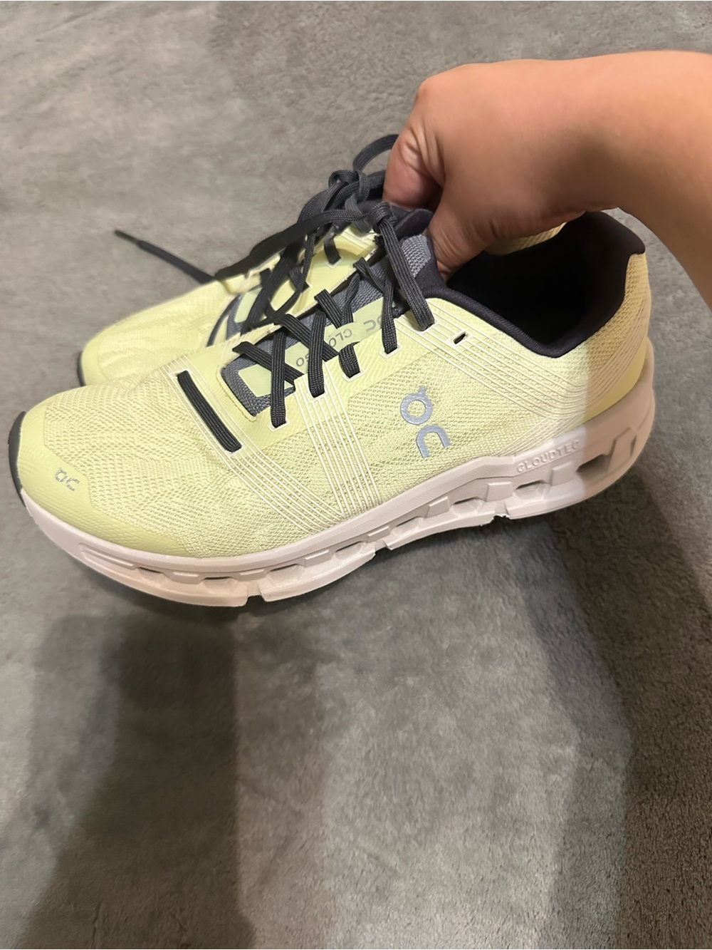 On Running Women's Cloudswift Running Shoes - Pale Yellow and Gray